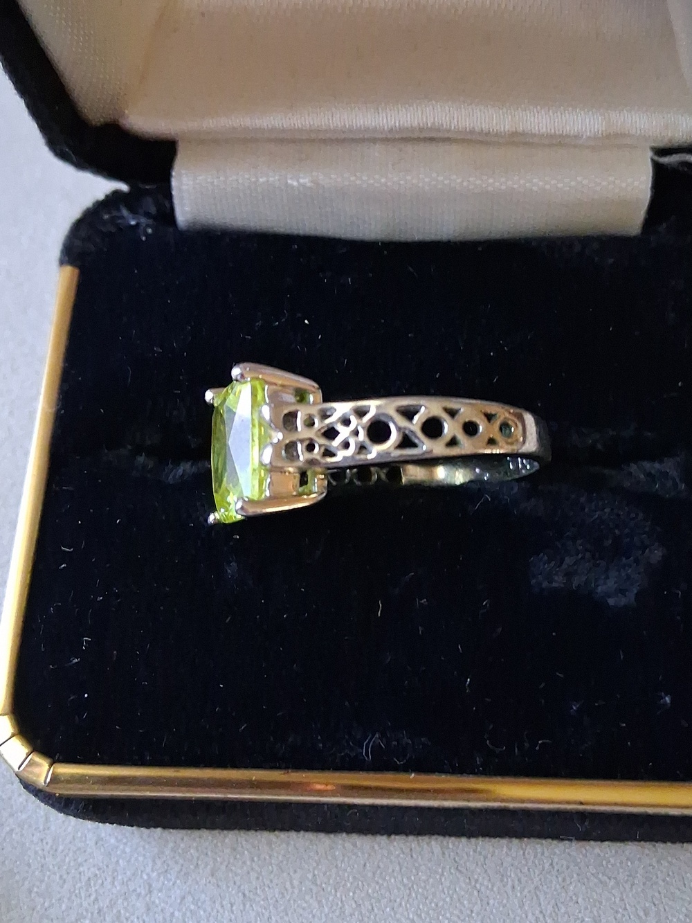 Appletini Cocktail Ring - Picture 3 of 4